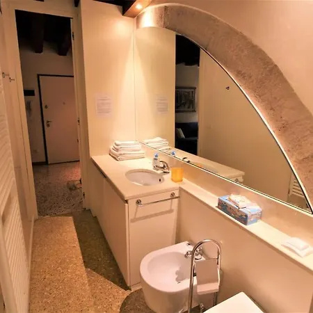 San Marco Charming Apartment With Canal View Venice Exterior photo